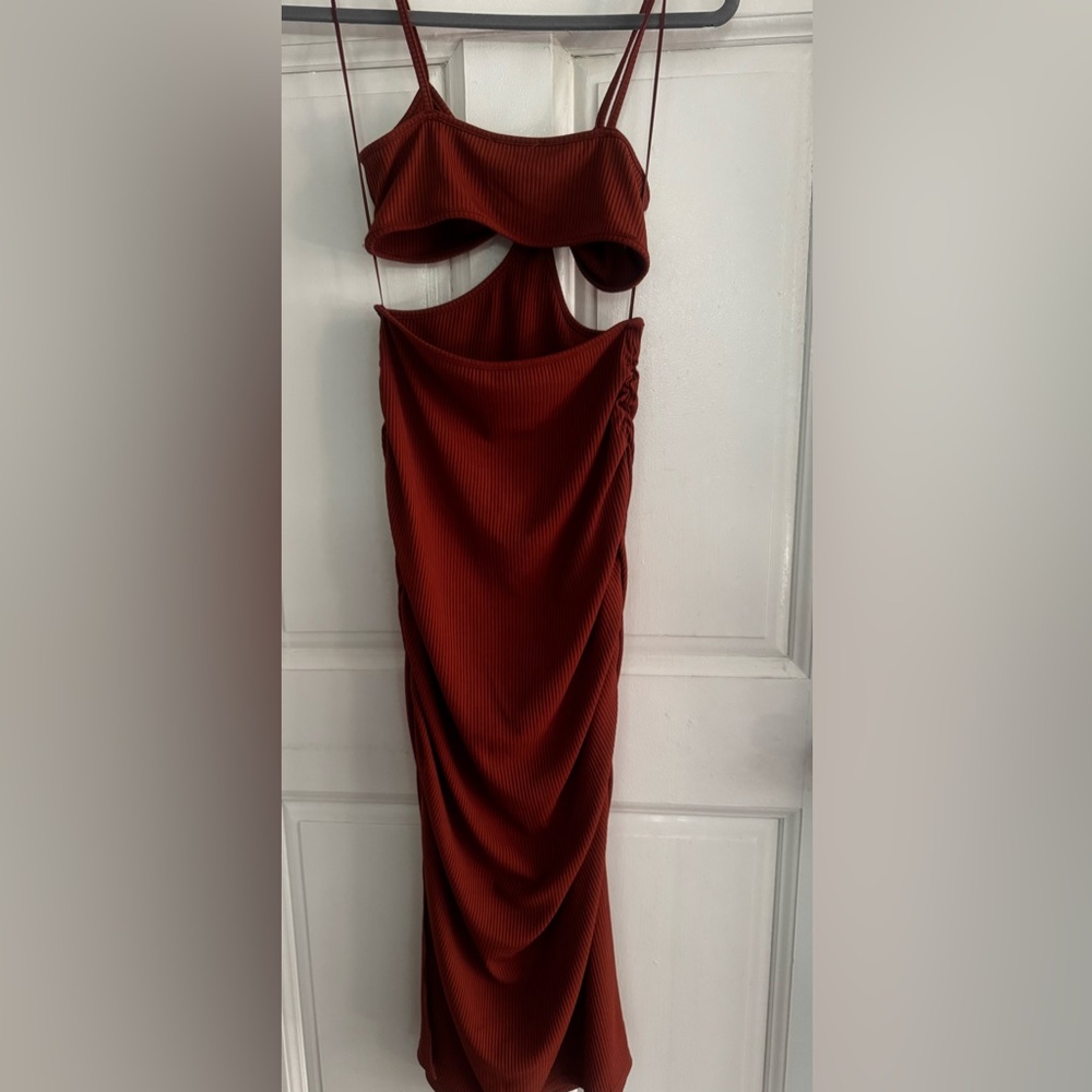 Elegant Rust Cut-Out Midi Dress Edit by nine sz M - Picture 2 of 2